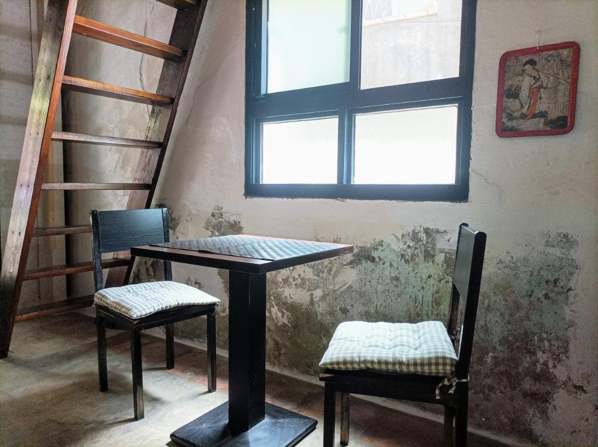 Historical Townhouse In City Center Tainan Exterior foto